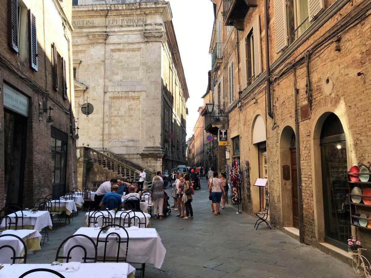 THE BLUE LODGE-cozy flat close to Piazza del Campo Siena Esterno foto